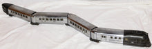 Load image into Gallery viewer, Lionel Prewar FLYING YANKEE set 616 617x2 618 Chrme articulated streamliner Runs
