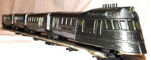 Load image into Gallery viewer, Lionel Prewar FLYING YANKEE set 616 617x2 618 Chrme articulated streamliner Runs
