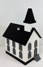 Load image into Gallery viewer, MTH 30-9002 #5 Country Church white w/black roof graywindows assmbld Ogauge &#39;97
