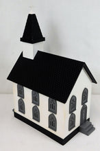 Load image into Gallery viewer, MTH 30-9002 #5 Country Church white w/black roof graywindows assmbld Ogauge &#39;97
