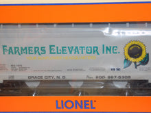Load image into Gallery viewer, Lionel 6-11983 Farmrail Agriculture Freight Train Set Boxed O gauge GP-7 + freight Cargill C-9
