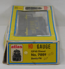 Load image into Gallery viewer, Atlas 7021 Santa Fe 3560 GP-40 Diesel Engine blue runs HO scale in 7031 box
