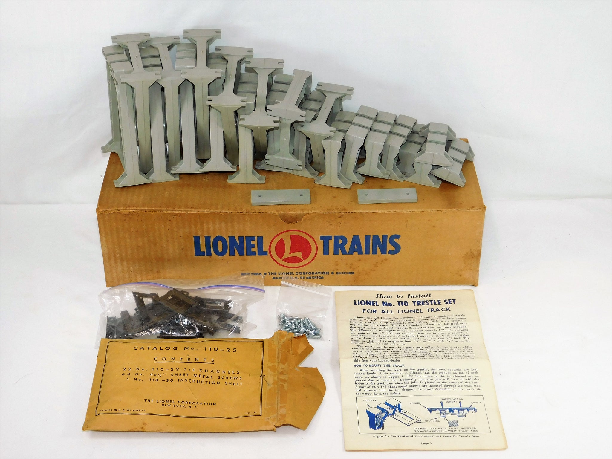 Lionel 110 store trestle set