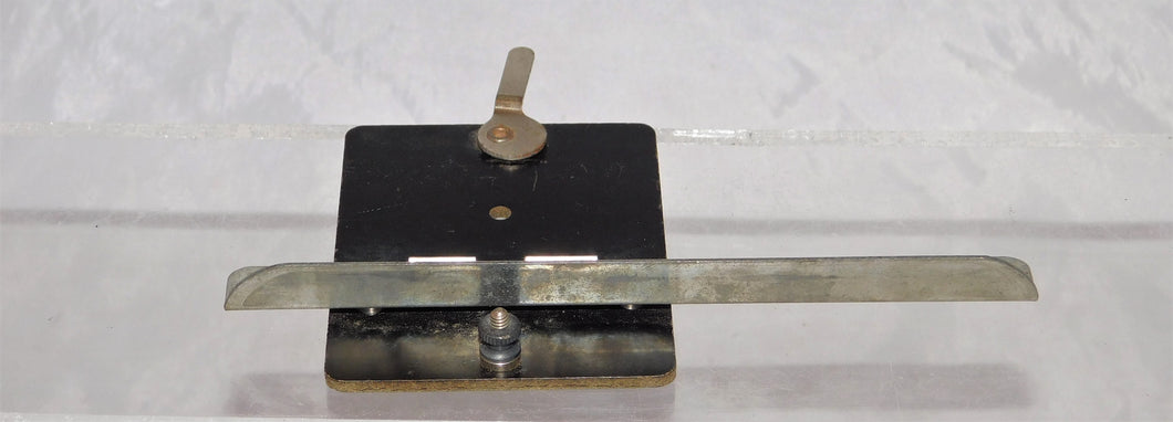 Early American Flyer 712 Accessory Activator Special Rail Section w/ Thumb nut