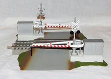 Load image into Gallery viewer, Lionel 6-12062 Fastrack Grade Crossing w/ Gates Flashers &amp; Bell Sound C-7 Wrking
