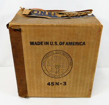 Load image into Gallery viewer, Lionel 45N Gateman PREWAR 1940 Ivory Decal version works + Original Box dc buck
