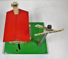 Load image into Gallery viewer, Lionel 45N Gateman PREWAR 1940 Ivory Decal version works + Original Box dc buck
