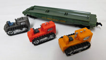 Load image into Gallery viewer, TYCO 2475 Western Maryland Flat Car w/ 3 Tractors HO Scale Farm / Construction Vintage
