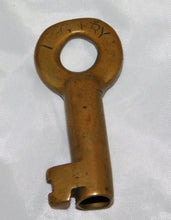 Load image into Gallery viewer, International Great Northern Brass Railroad Key I&amp;GN
