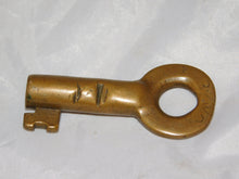 Load image into Gallery viewer, International Great Northern Brass Railroad Key I&amp;GN
