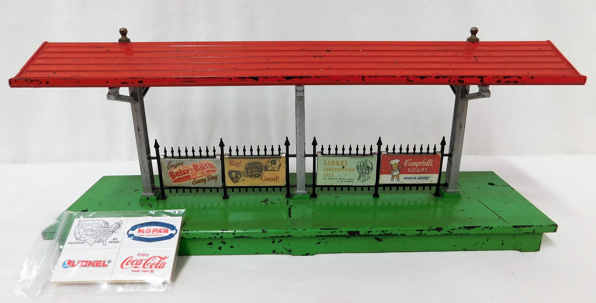 Lionel 156 Station Platform Passenger Lighted Vintage Ads O Gauge w/Ex –  Lone Star Trains & Collectibles