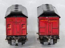 Load image into Gallery viewer, Prewar O American Flyer 1205 &amp; 1306 FOUR WHEEL version WindUp Set passenger cars
