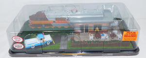 Menards 279-8322 Rocket Diner O Gauge  Smokes Lights Figures Layout Restaurant