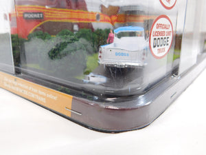 Menards 279-8322 Rocket Diner O Gauge  Smokes Lights Figures Layout Restaurant