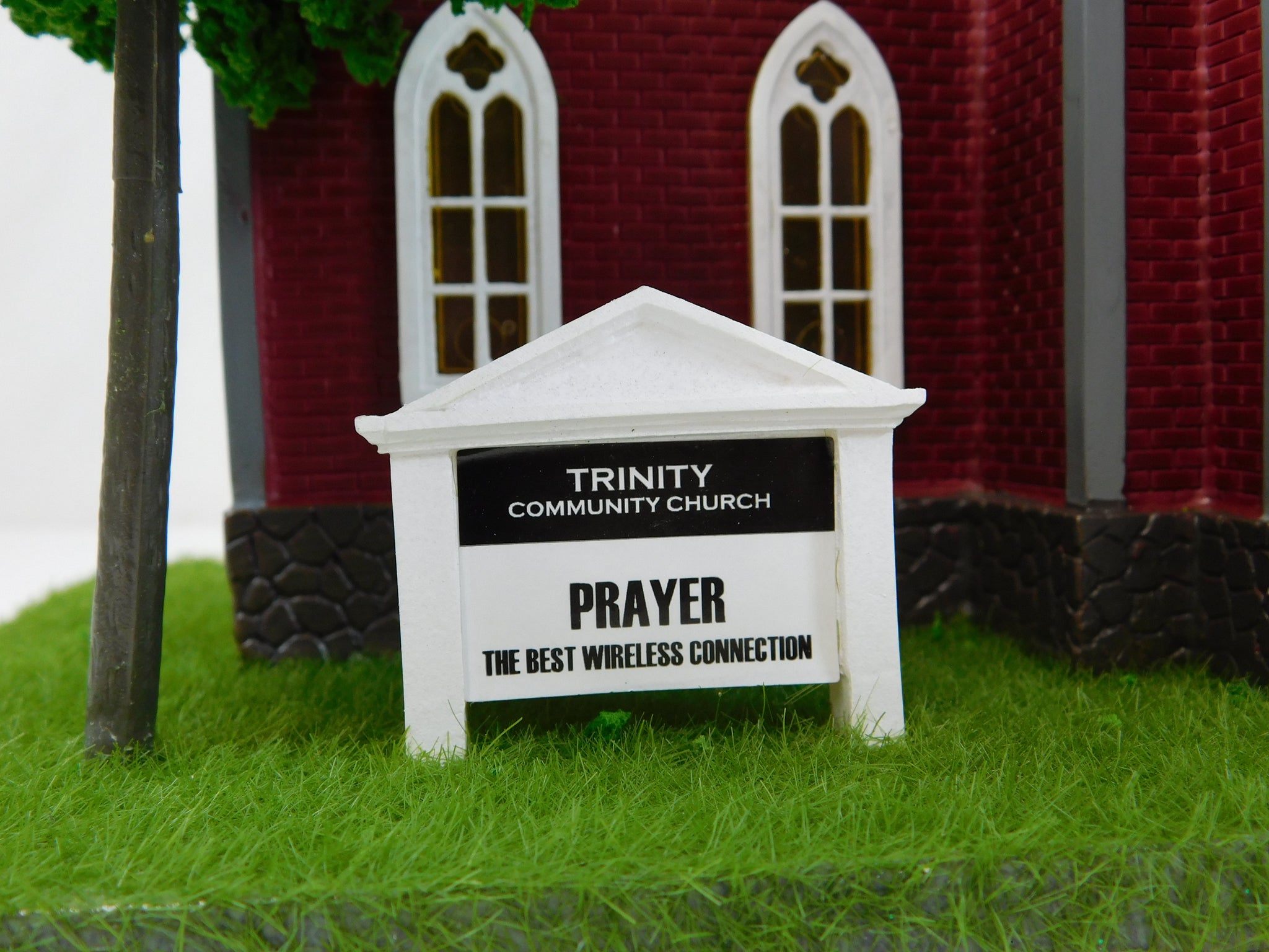 TRINITY CHURCH BUILDING ACCESSORY! O GAUGE SCALE LAYOUT TRINITY CHURCH BUILDING ACCESSORY! O GAUGE SCALE LAYOUT