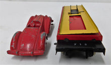 Load image into Gallery viewer, American Flyer 715 Unloading flat car RED Manoil #708 convertible car Works 1948

