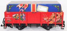 Load image into Gallery viewer, LGB 4021 CT The Christmas Train Hi Side Gondola w/ Blue Present inside G scale
