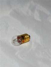 Load image into Gallery viewer, Bulb Lionel Trains #1447 Lamp 18v CLEAR screw base
